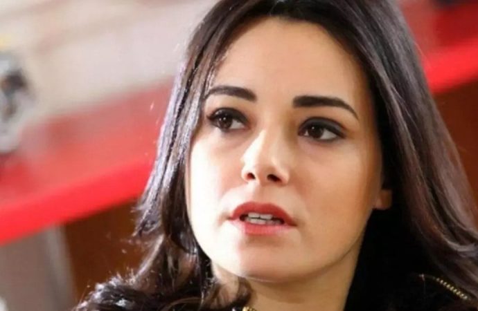 Özgü Namal trafik kazası geçirdi: Hastaneye kaldırıldı