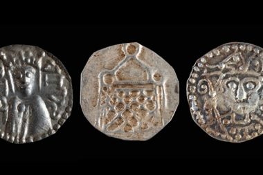 Solucan arayan balıkçı 900 yıllık hazine buldu