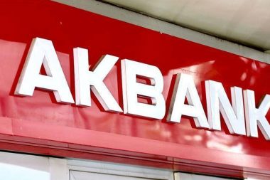Akbank 1,6 milyar TL’lik takipteki alacağını sattı