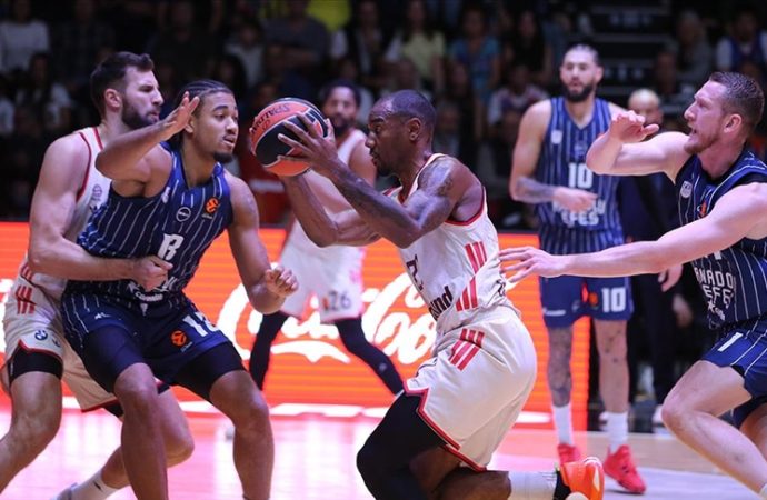 Anadolu Efes galibiyeti hatırladı