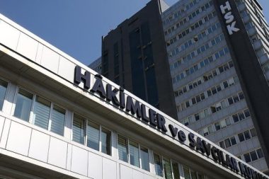 ‘Gizli tanık’ ifadeleri: CHP, iddianameyi hazırlayan savcılar hakkında HSK’ya başvurdu