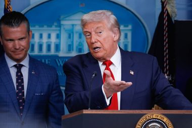 Trump Epstein dosyaları yüzünden fena sıkıştı