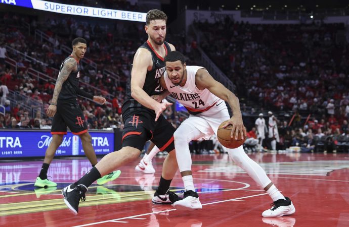 Alperen ‘triple-double’ı kaçırsa da Rockets zafere uzandı