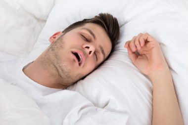 Uyku apnesine dikkat: Beyinde mikrokanama sebebi olabilir