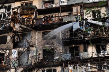 Ukrayna: Ruslar üç hipersonik füze ve 135 İHA’yla saldırdı