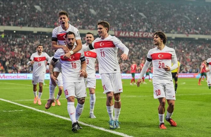‘Bizim çocuklar’ play-off’u garantiledi