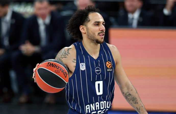 Shane Larkin’den Anadolu Efes’e kötü haber!