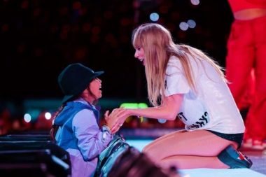 Cambridge Sözlüğü’ne göre yılın kelimesi ‘Parasosyal’