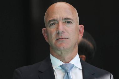Jeff Bezos sahalara geri dönüyor: Kendini CEO olarak atadı