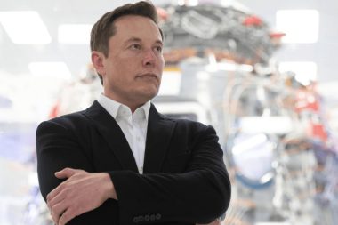 Elon Musk: Robotlar yoksulluğu sona erdirecek
