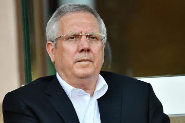 Aziz Yıldırım’ın savaş gemisi kızaktan indi