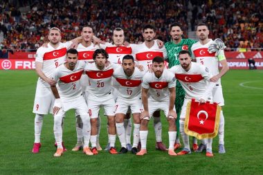 Bizim Çocukları İspanya’da soydular: Soyunma odasında eşyalar çalındı