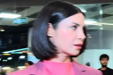 Sevgilisinin arkasından bakakaldı