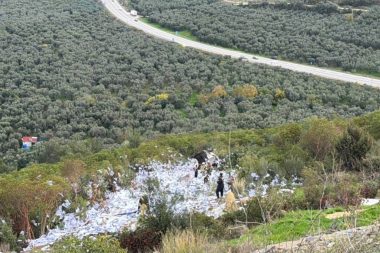 Kontrolden çıkan TIR uçuruma yuvarlandı: İki ölü
