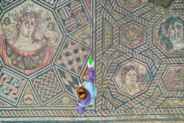 3. yüzyıla ait tasvirli taban mozaiği gün yüzüne çıktı