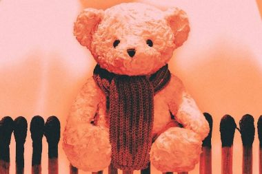 Çocuklara kibrit yakmayı öğreten oyuncak ayı geri çağrıldı