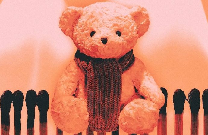 Çocuklara kibrit yakmayı öğreten oyuncak ayı geri çağrıldı