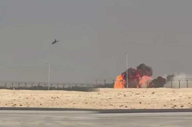 Gösteri yapan savaş uçağı yere çakıldı: Pilot yaşamını yitirdi