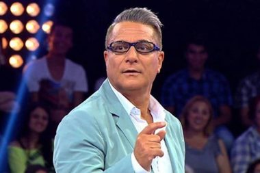 Mehmet Ali Erbil evinde fenalaştı