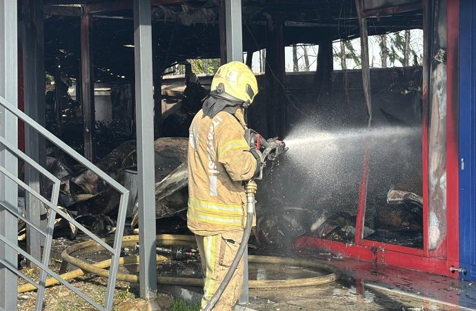 Yıldız Teknik Üniversitesi’nde yangın paniği
