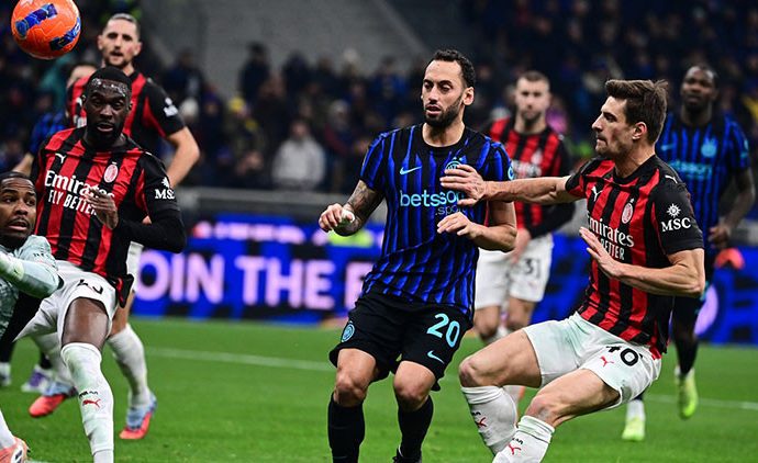 Hakan Çalhanoğlu penaltı kaçırdı, Milan kazandı