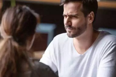 Aşkta kıskançlığını maskeleyen beş burç