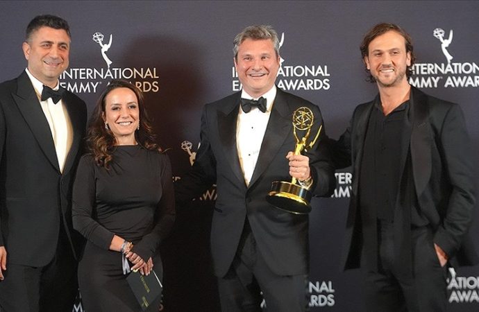 Türk dizisi Deha’ya Uluslararası Emmy Ödülü