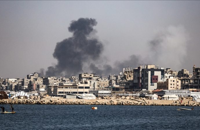 Ateşkese rağmen: İsrail, Gazze kentinde konutları yıktı, Han Yunus’u bombaladı