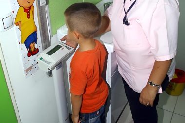 Her 10 çocuktan biri boy kısalığı sorunu yaşıyor