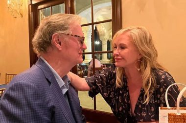 Ana-baba Hiltonlar bir yastıkta 46 yılı devirdi