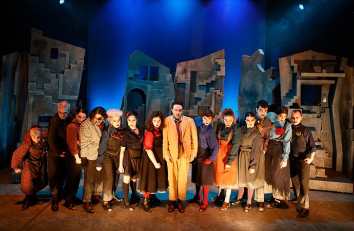 “Gergedanlar” oyunu AKM’de