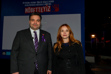 Kadına şiddete karşı nöbet bu yıl Levent Meydanı’nda tutuldu