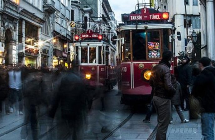 Dört İstanbullu’dan üçü İstanbullu’ya güvenmiyor