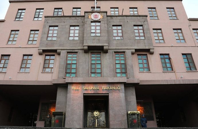 Kargo uçağı şehitlerinin kimliğini açıklayan askerlere orduevi yasağı