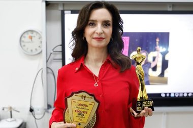 Hacer öğretmen Birleşik Krallık’ta ‘Küresel Yaşam Boyu Başarı’ ödülüne layık görüldü