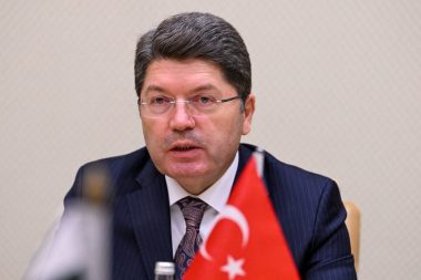 Bakan Tunç da ‘BAE düzeltmesi’ yaptı