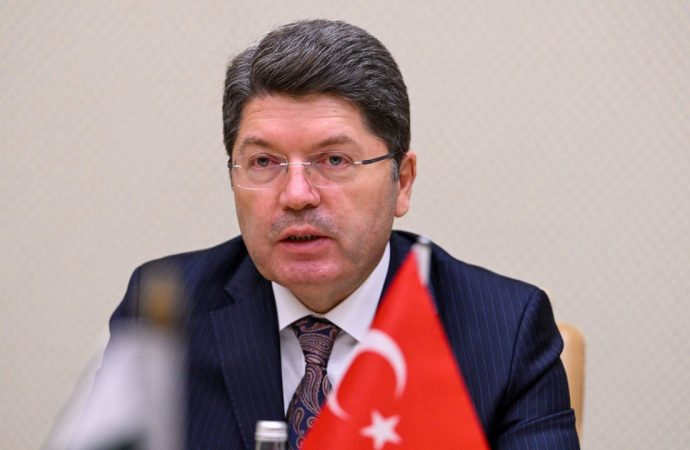 Bakan Tunç da ‘BAE düzeltmesi’ yaptı