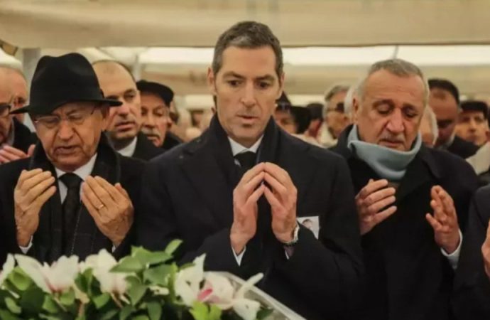 Ünlü holding patronu kısırlaştırma ameliyatına rağmen çocuğun babası çıktı