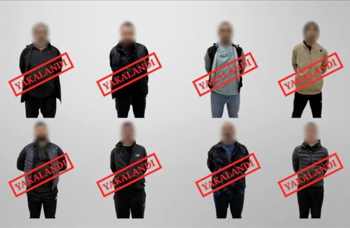 Aranan 8 kişi Türkiye’ye iade edildi