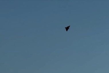 Yeni sayfa: Bayraktar İHA’sı havada kamikaze dron bıraktı