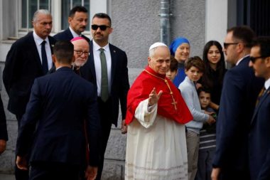 Papa İstanbul’a geldi: Kutsal Ruh Katedralini ziyaret etti