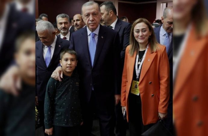 AK Parti’de istifa depremi: İlçe teşkilatı zehir zemberek sözlerle ayrıldı