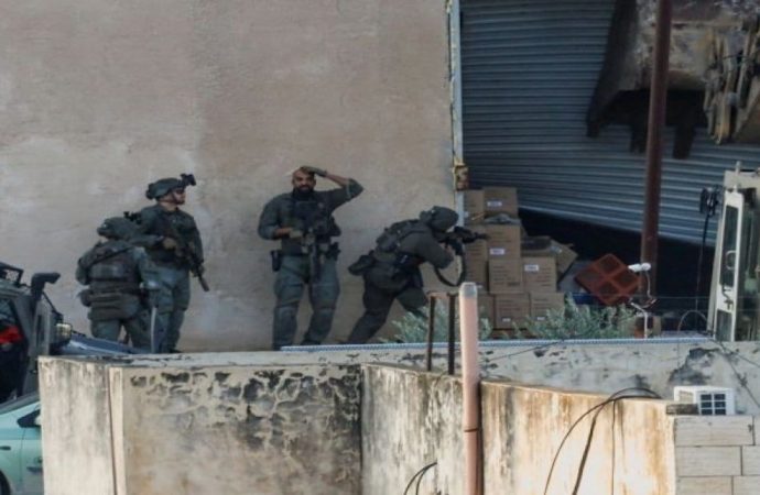 İsrail askerleri teslim olan iki Filistinliyi vurdu, İsrailli bakan katliamı kutladı