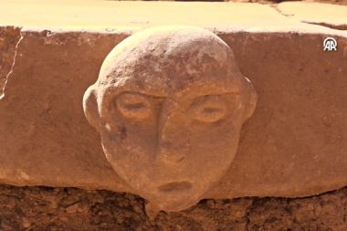Sefertepe kazısı: 10 bin yıllık insan yüzü kabartmaları bulundu