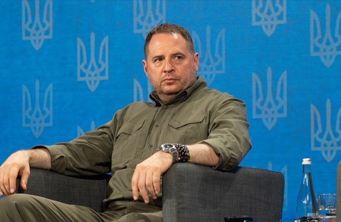 Yolsuzluk Ukrayna’yı sarsıyor: Zelenski’nin en yakın danışmanı da gitti