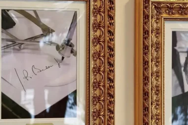 Trump, Biden dönemindeki ‘otomatik kalem’ imzalı tüm belgeleri iptal etti