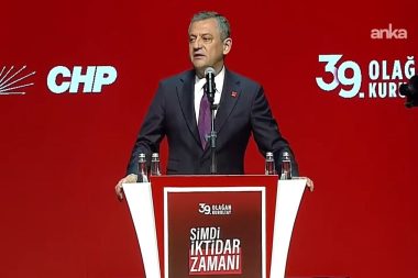 Özgür Özel, Kılıçdaroğlu’na kurultay kürsüsünden yanıt verdi: ‘Bizi eskiye döndürmek isteyenlerden arınacağız’