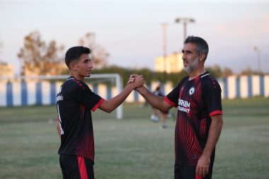 Baba-oğul aynı takımda oynuyorlar