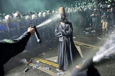 Saraçhane’de polis önüne geleni gözaltına aldı, savcı 107 kişiye dava açtı, şimdi biz bu kişilere 45’er bin lira tazminat ödeyeceğiz