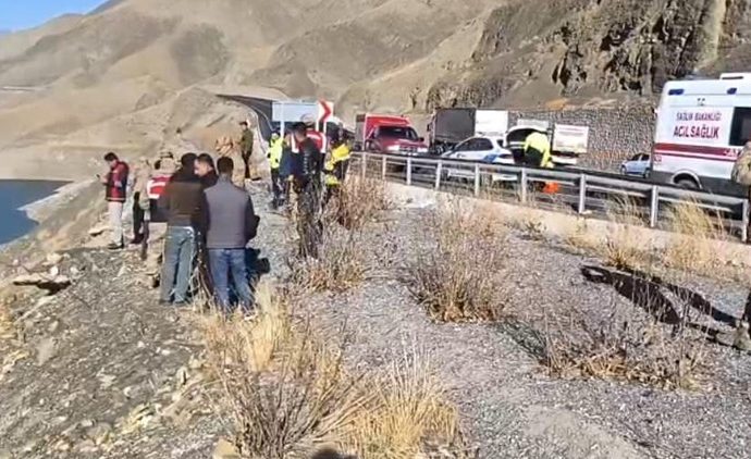 Otomobil baraja uçtu: İki kişinin cesedi bulundu